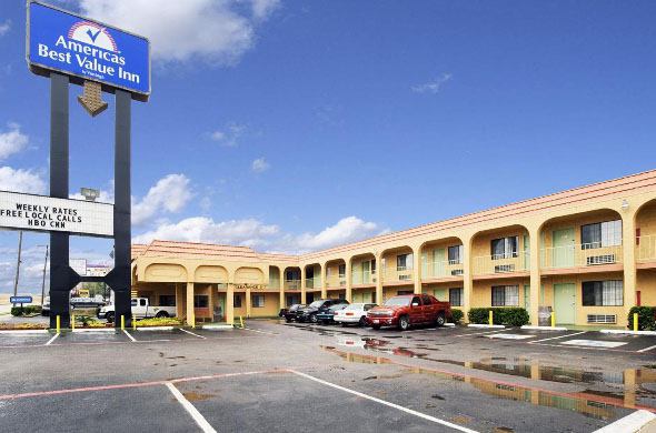 Americas Best Value Inn And Suites North Farmers Branch Exterior foto